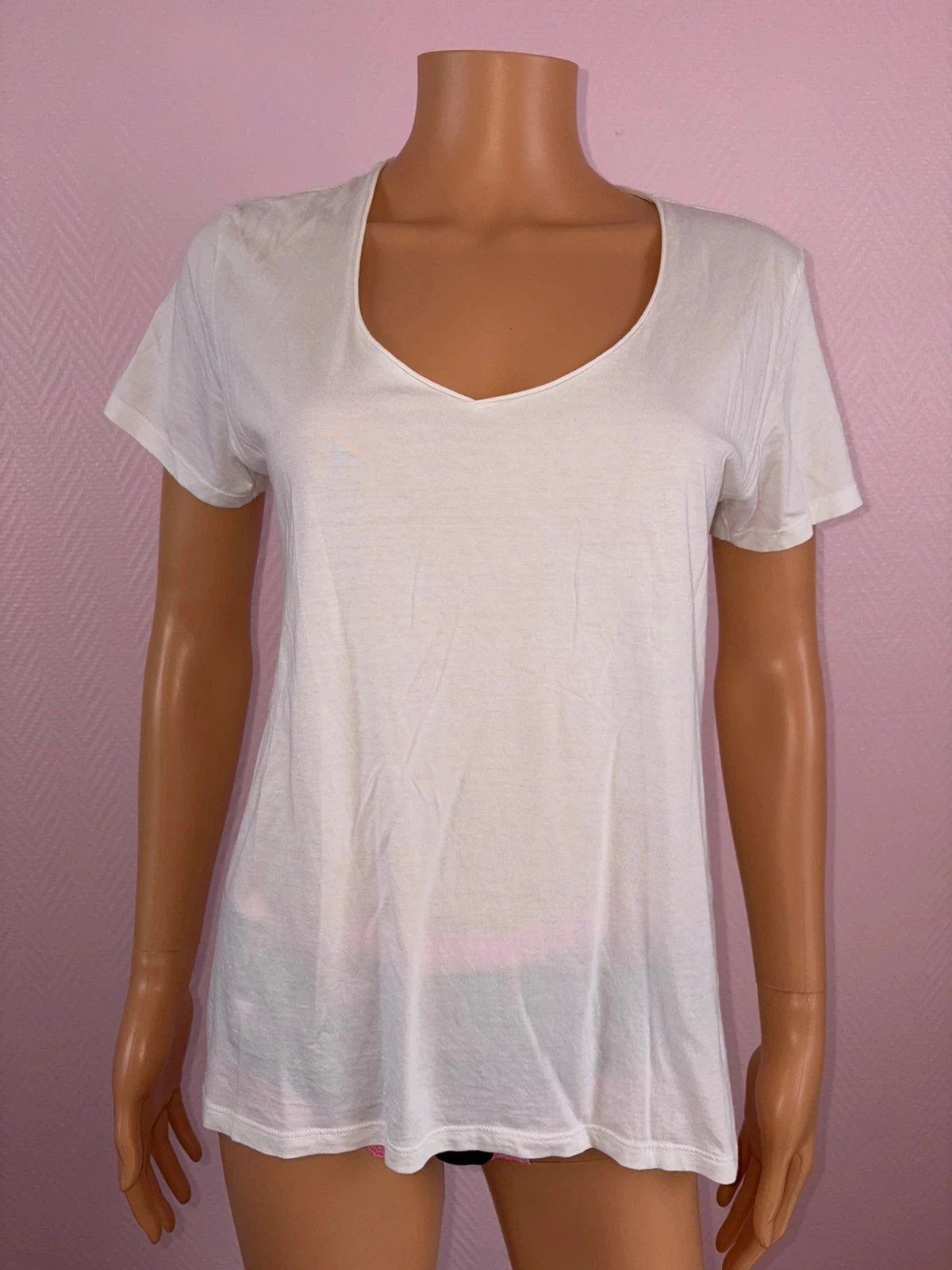 T-shirt anonym taille L. Très bon état